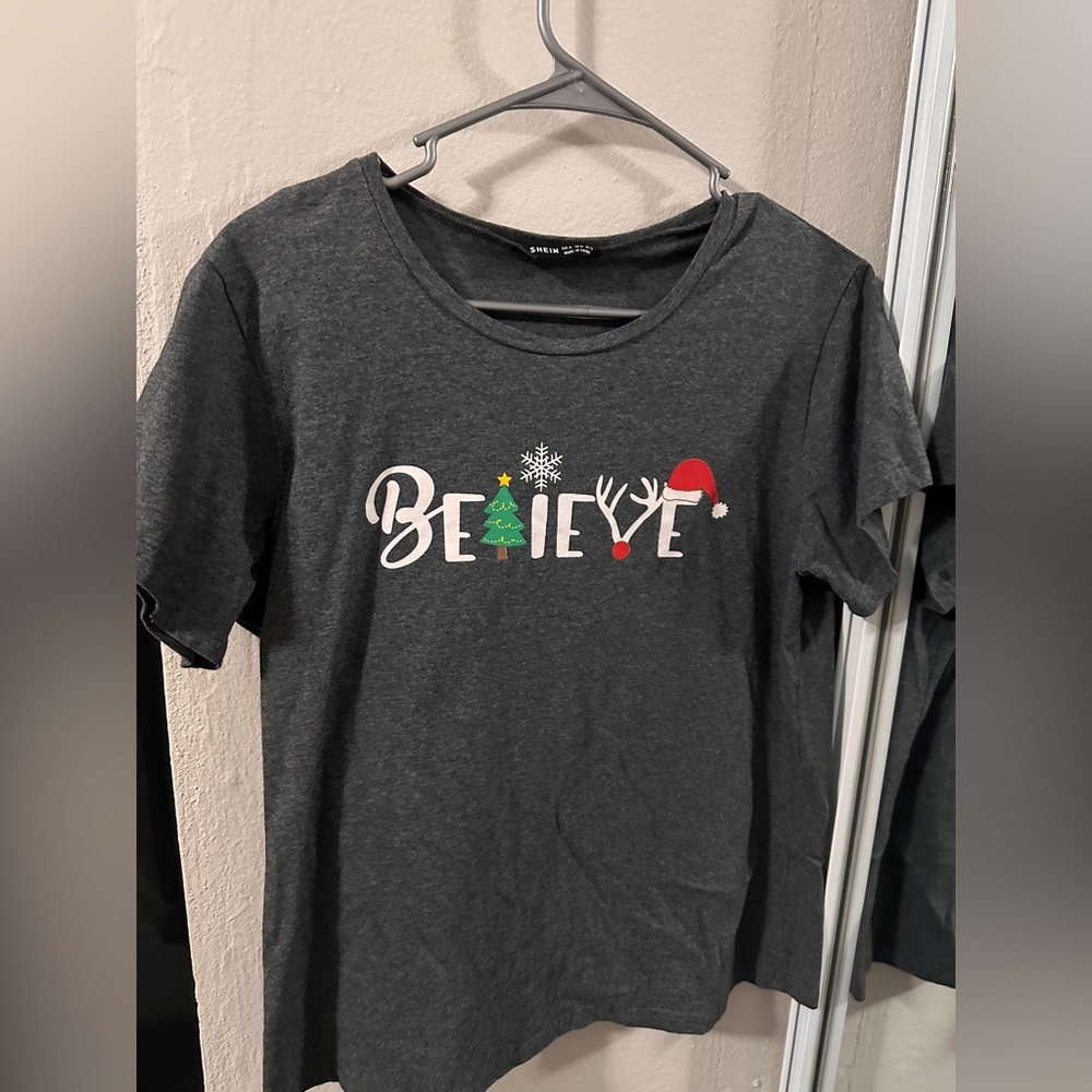 SHEIN Charcoal 'Believe' Holiday Tee